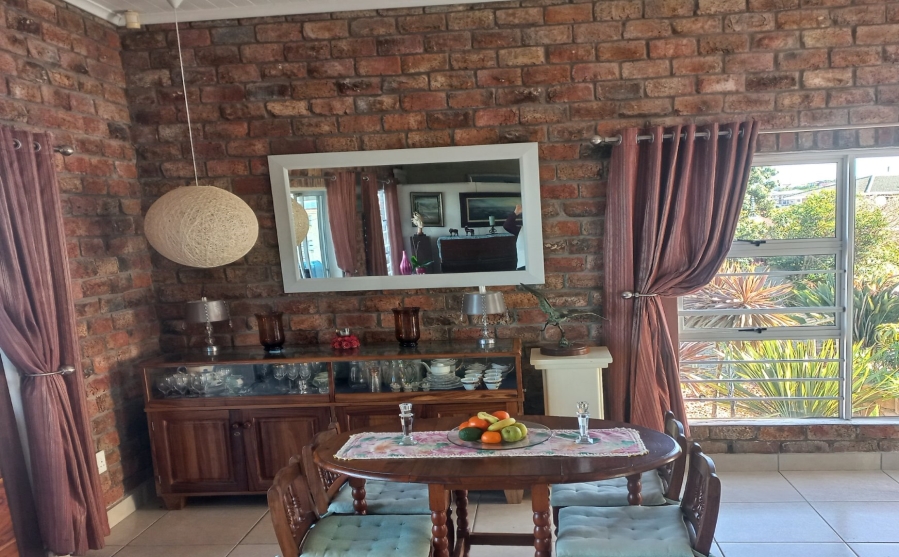 5 Bedroom Property for Sale in Dana Bay Western Cape